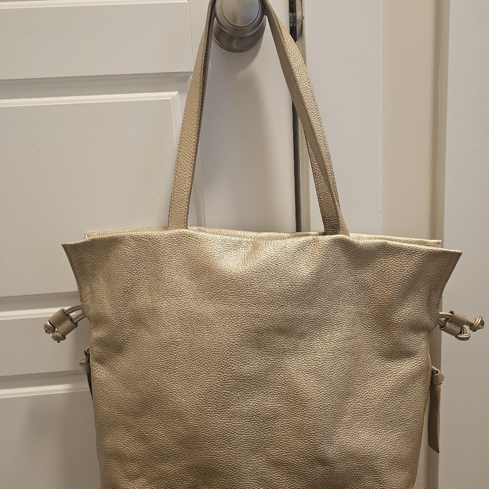 Tote Le Monde Leather Tote - Picture 6 of 8
